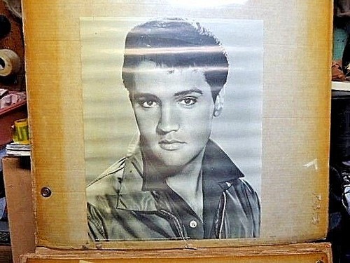 ELVIS PRESLEY 16" X 20" 1987 VINTAGE POSTER NEVER HUNG LIGHT AGE WEAR - Picture 5 of 6