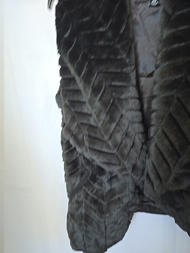 JouJou NEW Black Chevron Faux Fur Asymmetric Waterfall Open Front Vest Womens M - Picture 2 of 8
