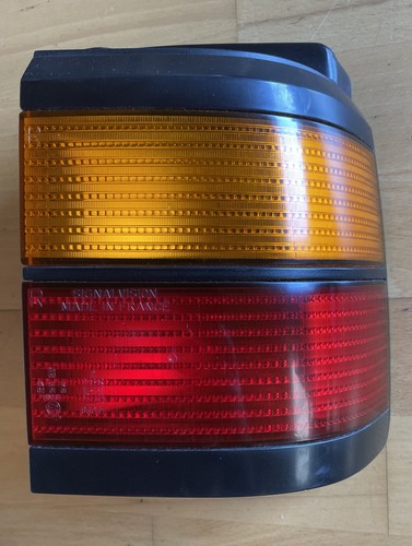 Org. VW Passat 35i Rücklicht Heckleuchte Hecklicht Rechts 333945112 Rückleuchte