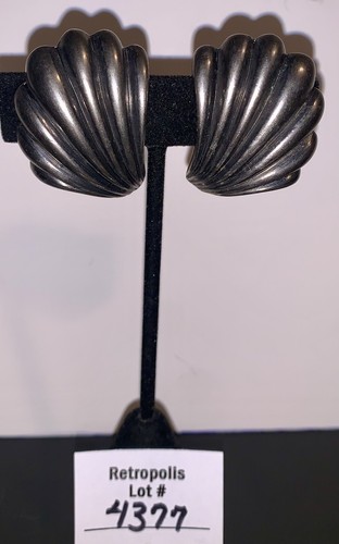 Vintage Shell Fan Silver Tone Clip On Earrings Nautical Unmarked - Picture 2 of 16