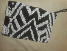CHICO'S    BLACK &  WHITE  GLASS  BEADS  EVENING  WRISTLET