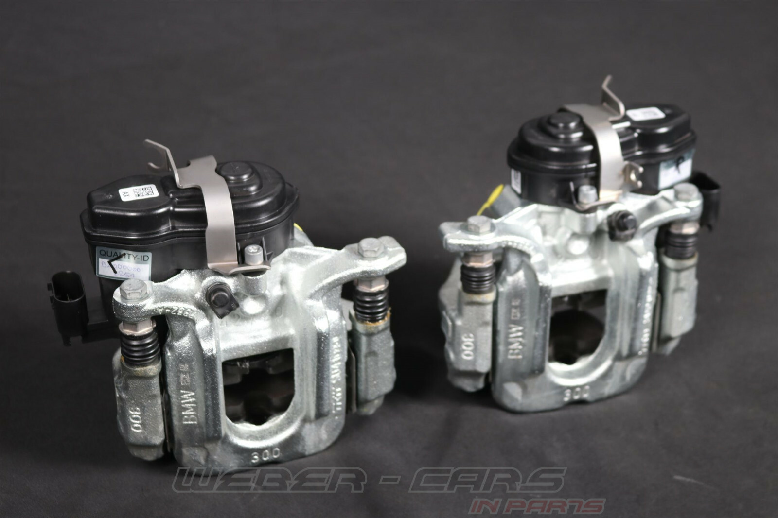 6786057 6786058 Brake Caliper Pads Rear L+R 6794618 Singing Emf New BMW