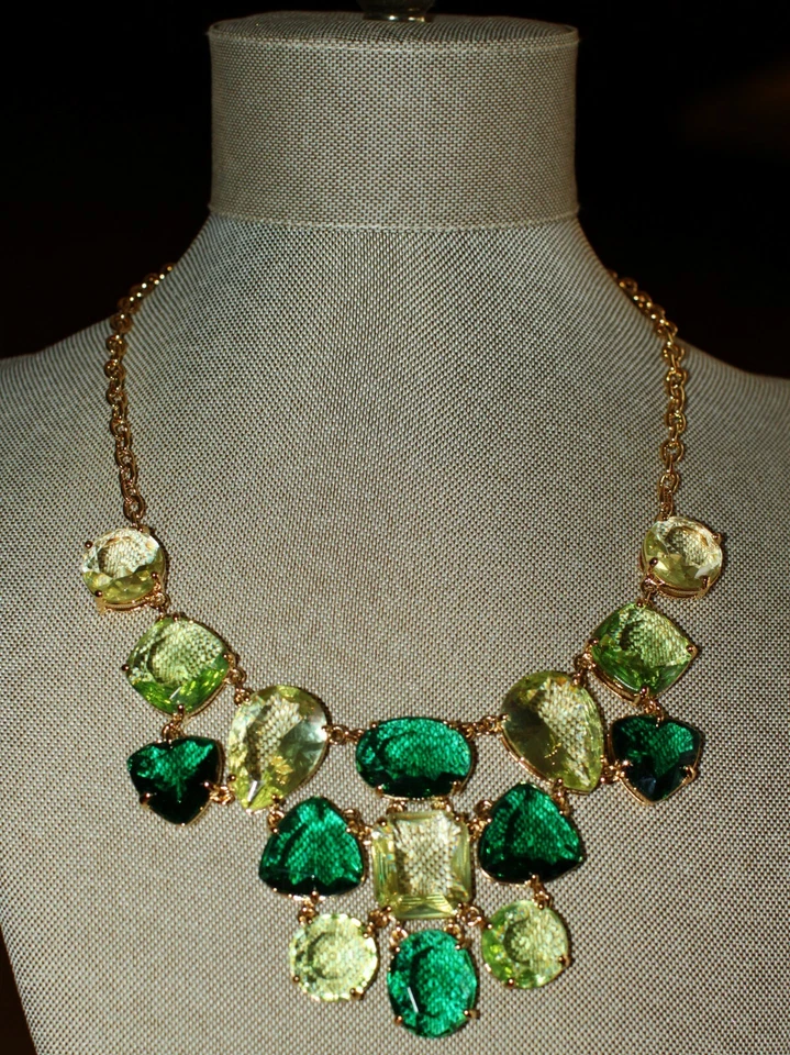 Collar babero Kate Spade Vegas Jewels FACETADO racimo verde esmeralda RARO Foto 2 de 4