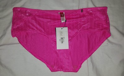 NWT SCANDALE medium control Satin & Lace