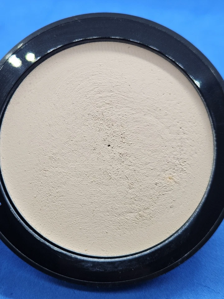 Base transformadora Edward Bess Flawless Illusion JUSTA 0,27 oz (dañadañada/defectuosa) Foto 3 de 4