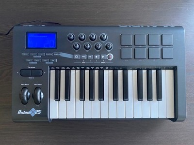 M-Audio AXIOM 25 Semi-Weighted USB MIDI Controller & Keyboard mit/- Netzteil