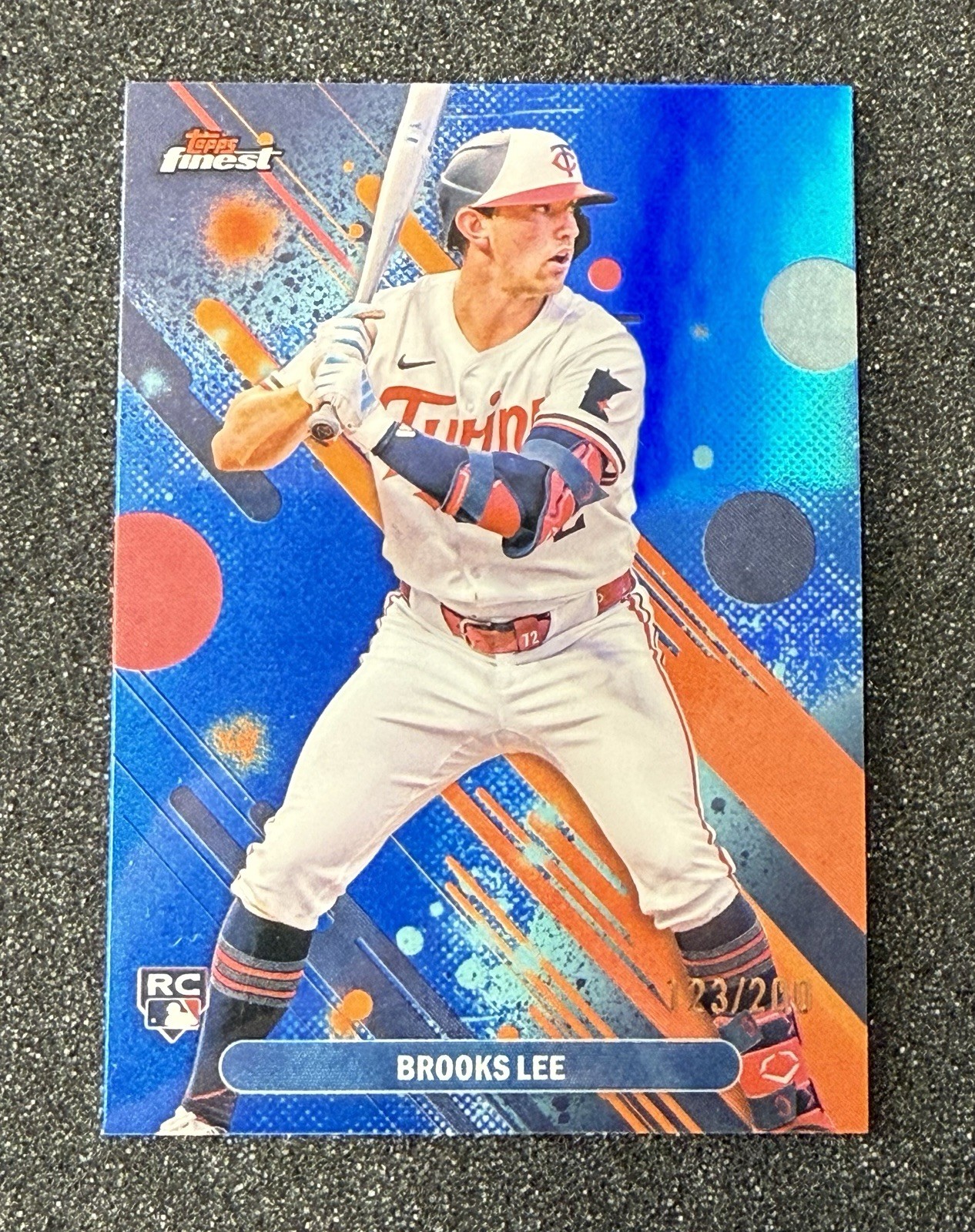2025 Topps Finest Brooks Lee RC Blue Refractor /200 Minnesota Twins #31 