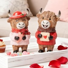 2Pcs Highland Cow Figurines Decor for Valentine's Day, Set of 2 Brown and Red