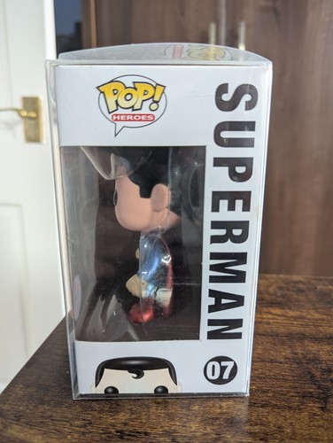 Funko Pop Superman Metallic Chase DC Universe 07 Gran Fuente Vinilo Figura Héroes - Imagen 3 de 3