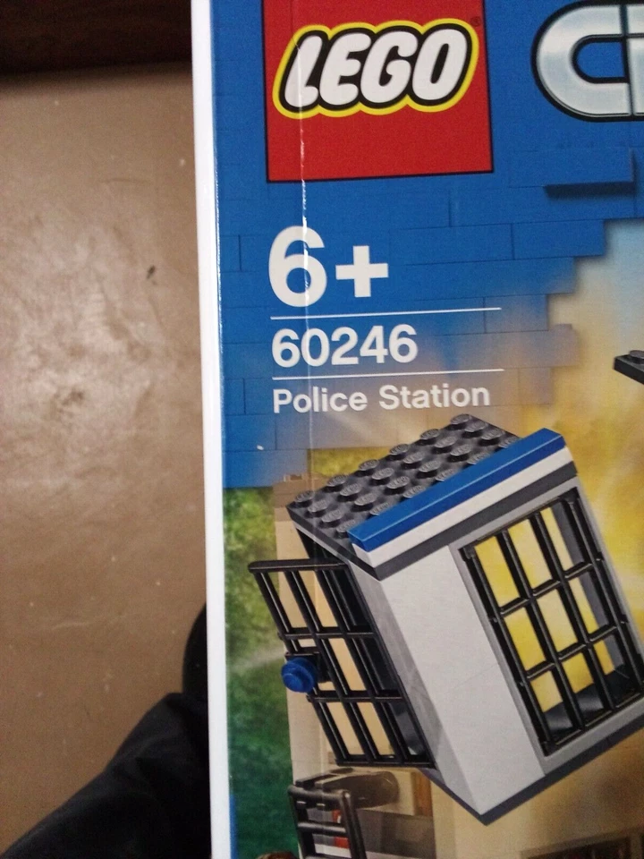 lego 60246 estación de policía nuevo en caja sellado de fábrica Foto 2 de 3