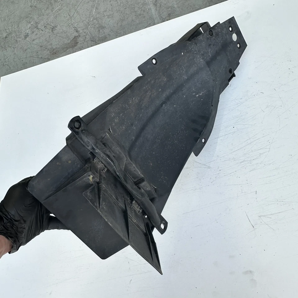 Guardabarros trasero de plástico Hyosung GT250 250 2013 bajo bandeja cubierta protector Foto 4 de 4