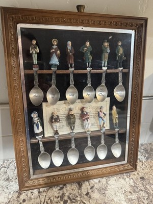 Charles Dickens Collector Spoons With Case & certificate of authenticity 