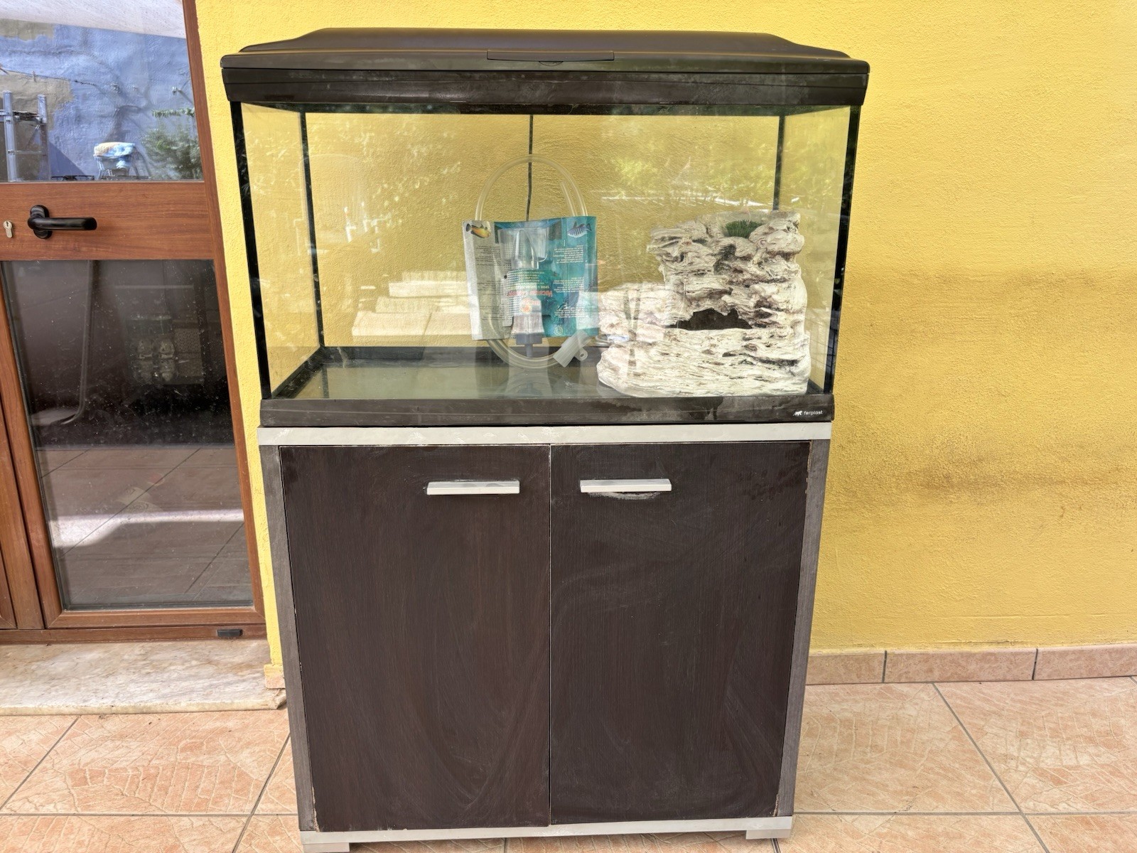 Acquario in vetro rettangolare trasparente con coperchio e mobile nero + mobile