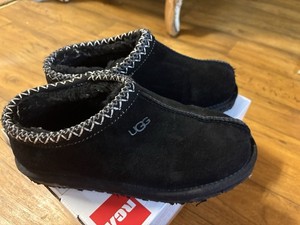 UGG TASMAN BLACK SUEDE/ SHEEPWOOL SLIPPERS SHOES, Size 8/ EUR 39