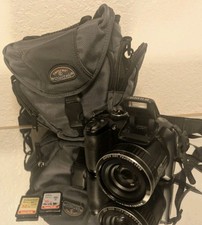 FujiFilm FinePix S4830 16MP Carry Case 30x Zoom Digital Camera 16g Memory Card