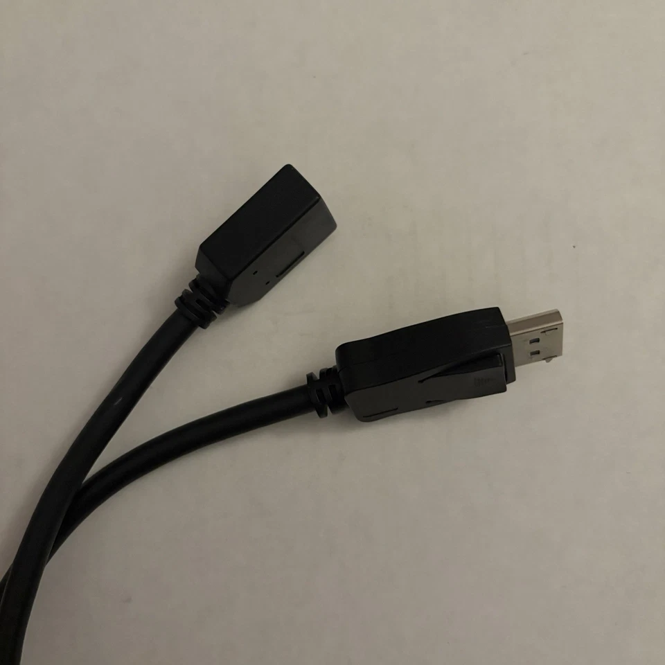 4K @ 60 Hz DisplayPort Extension Cable with Latches, Male-to-Female, 15ft - Image 2 of 3
