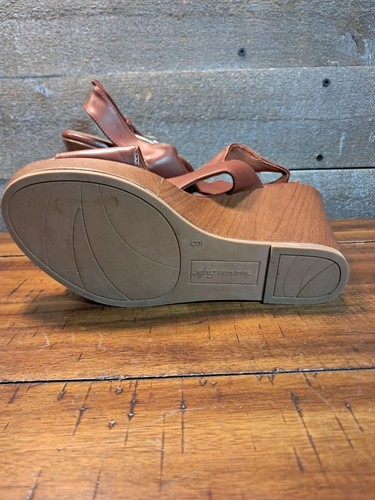 American Eagle Wedge Faux Wood Platform Open Toe Heels Womens 9 Brown Sandals - Picture 7 of 9