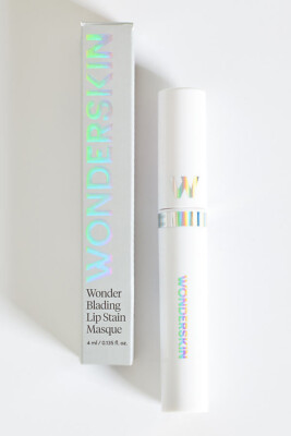 Wonder Blading Lippenfleckenmaske Darling a Bright Plum hält bis zu 10 Stunden