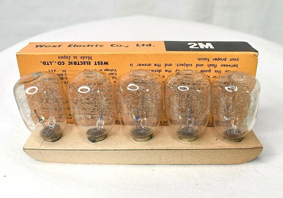 Vintage West Class M 2M Super Speed Flash Bulbs NOS Box of 5 Bulbs - New - Image 3 of 4