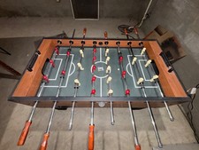 foosball table used good condition has balls