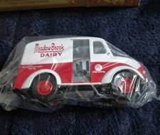 Camion de livraison Divco Ertl 1950 métal moulé sous pression Meadowbrook banque laitière