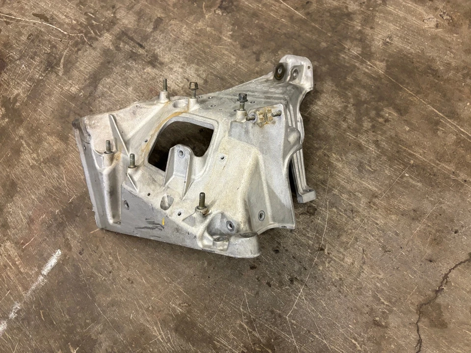 Polaris 850 Matryx Switchback Assault Indy 650 21-25 Right Bulkhead frame Clip - Image 4 of 4