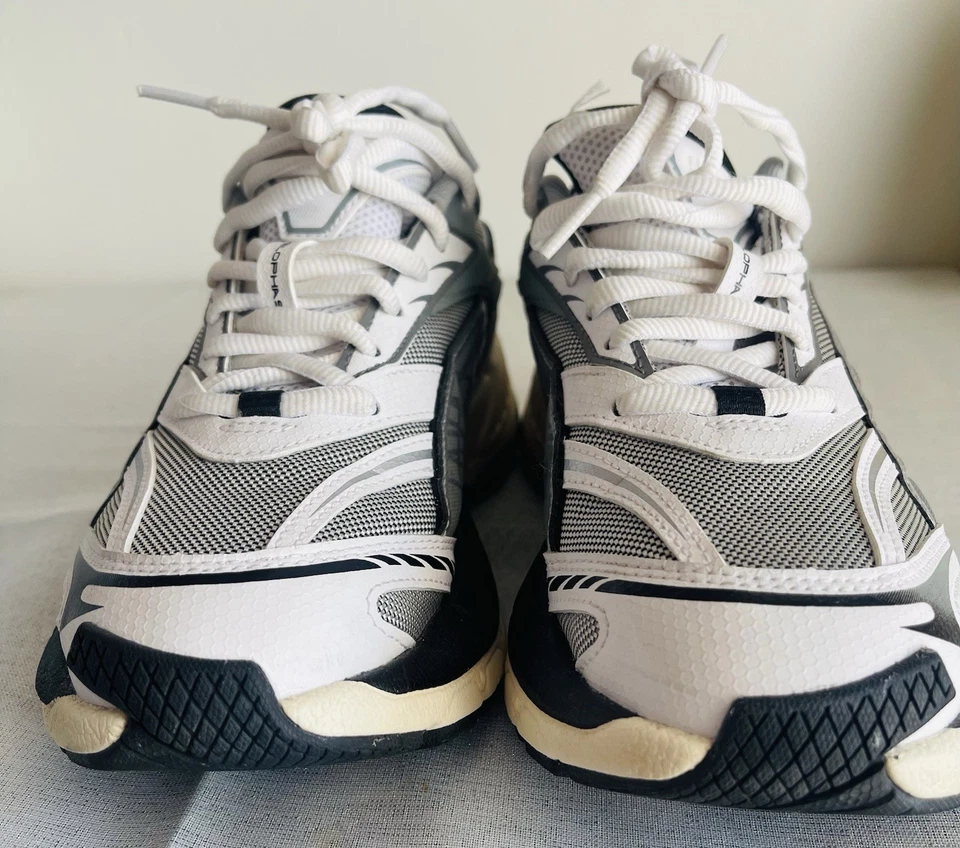 Puma sneakers size 7 - Imagen 2 de 4