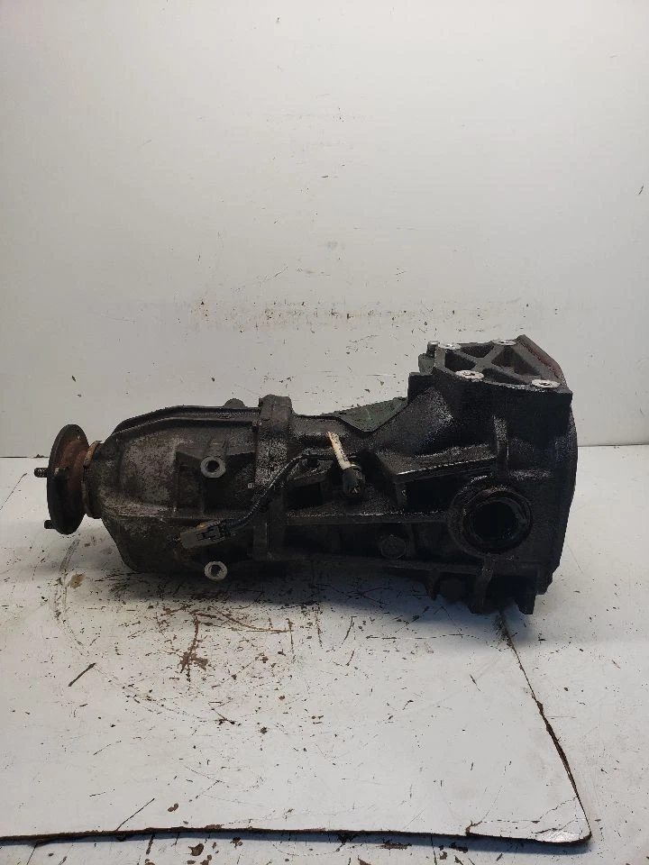 Carrier Rear Axle AWD Fits 07-15 MAZDA CX-9 1366984 - Image 2 of 4