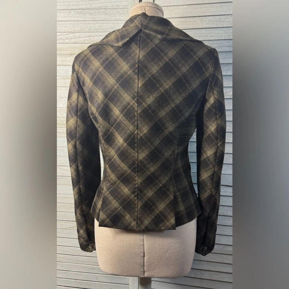 BCBG Plaid Ruffle Women's Jacket. Size Small. Y2K. Excellent Condition - Image 2 of 4
