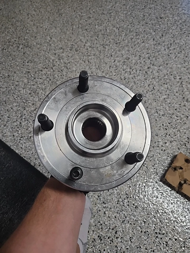 Conjunto de cojinete de rueda y buje para pasajero delantero Jeep Grand Cherokee 05-10 *NUEVO* Foto 3 de 4