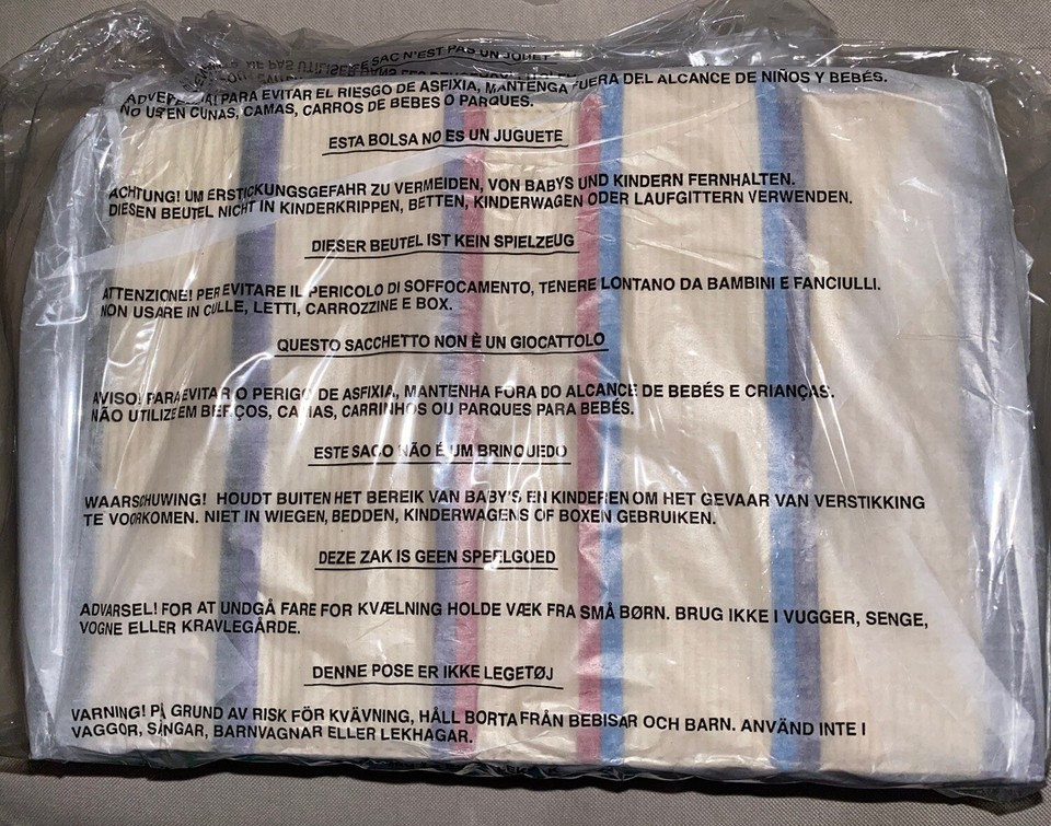 loungefly-exclusive-stitch-shoppe-disney-villains-books-crossbody-bag