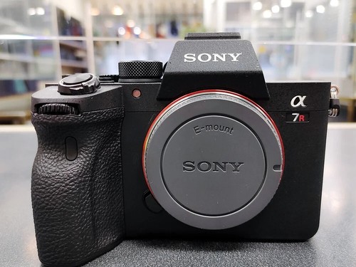 Sony Alpha A7R 36.4MP Digital Camera - Black (Body Only) - Picture 1 of 13