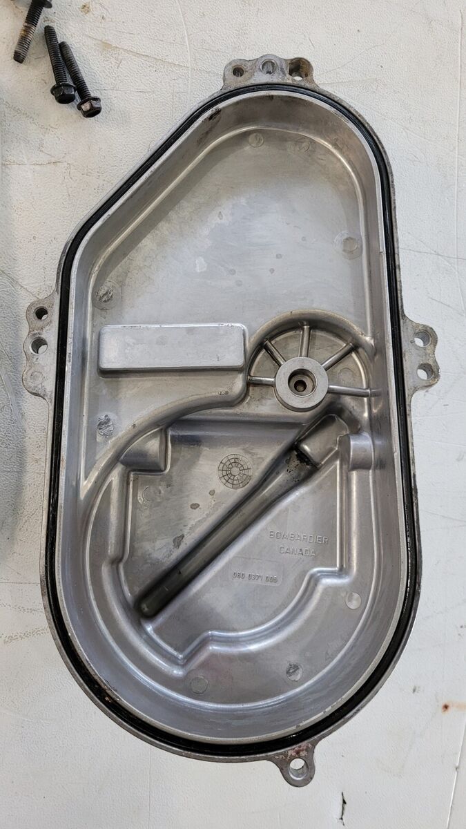96 Ski-Doo Formula SS Z 3 Mach 440 583 600 670 800 CHAINCASE 96 Ski-Doo Formula SS Z 3 Mach 440 583 600 670 800 CHAINCASE