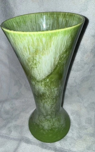 Vintage Royal Haeger Art Pottery Beautiful Green/White Drip Glazed Vase