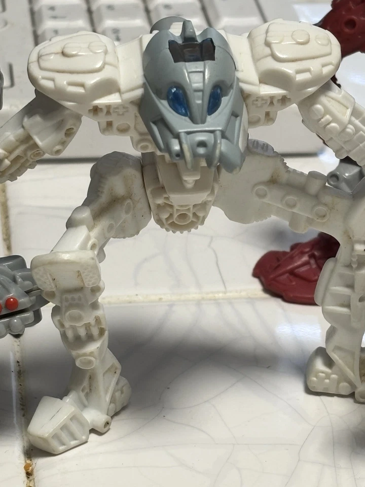 Lote de 5 bonecos colecionáveis McDonalds Lego Bionicle 2006-2007 (1 duplicata) - Imagem 4 de 4