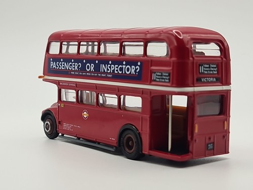 EFE AEC Routemaster Bus Route 11 - Victoria 1:76 Red London Transport 15623 MIB - Picture 5 of 24