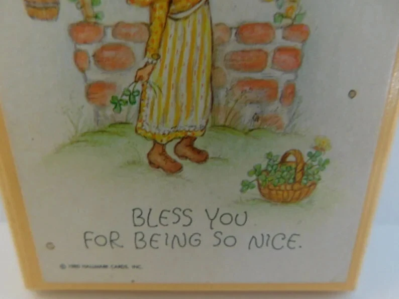 Placa de pared de madera con un sello "Holly Hobbie Style" 1980 Foto 3 de 4