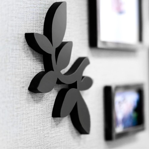 Stylish Wall Mounted Gallery Frame for 8 Photos - Perfect for Family Memories - Picture 10 of 11