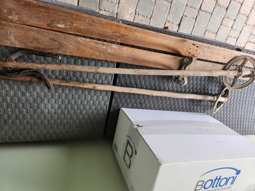 Antichi Sci In Legno Con Racchette Vintage Old Antique Firmati A Fuoco 180cm - Foto 9 di 11