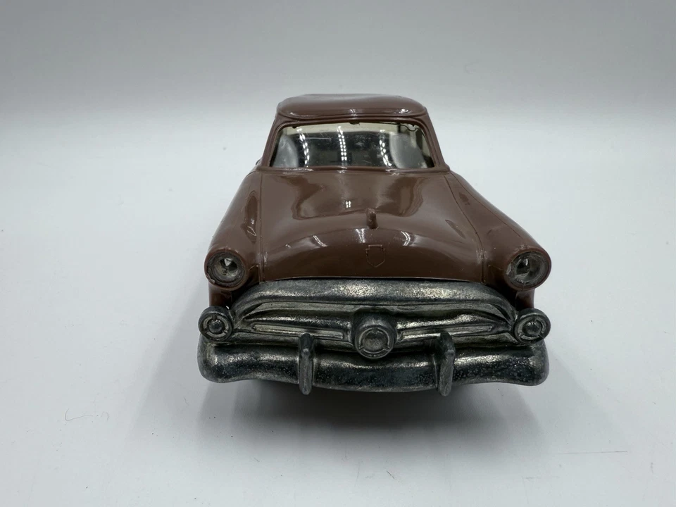 AMT 1952 Ford 4 DR Sedan Dealer Promo Car Model With Wind Up Mechanism - Image 2 of 4