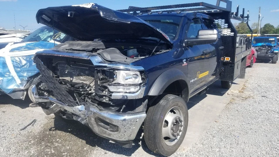 22 DODGE RAM 5500 DOOR FRONT LEFT DRIVER BLUE CREW CAB Foto 3 de 4