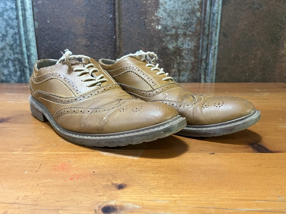 Perry Ellis Leather Upper Wingtip Dress Shoes for Men for  display picture 3