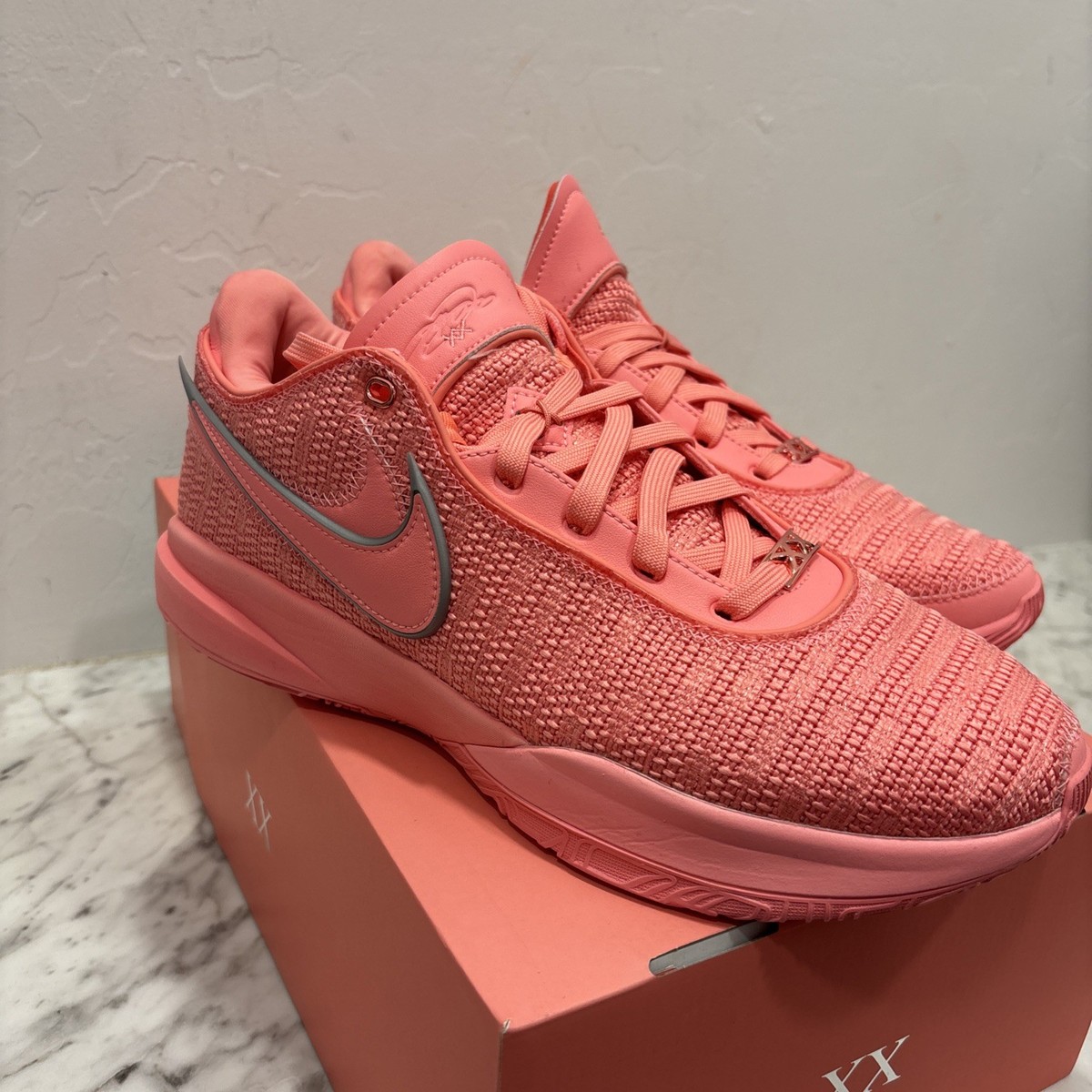 シューズ(男性用) Nike LeBron20 \"Pink Diamond\" EP 30cm Nike LeBron 20 Pink Diamond - YouTube