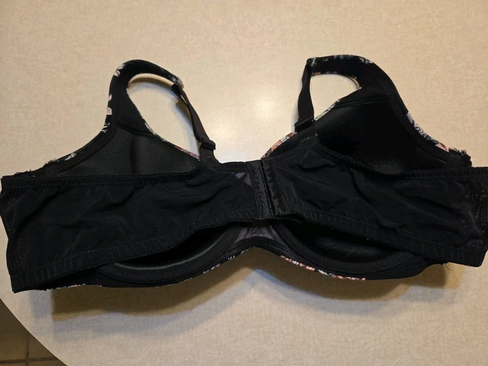 Sujetador Catherine's 48B negro forrado floral con aros Foto 2 de 3