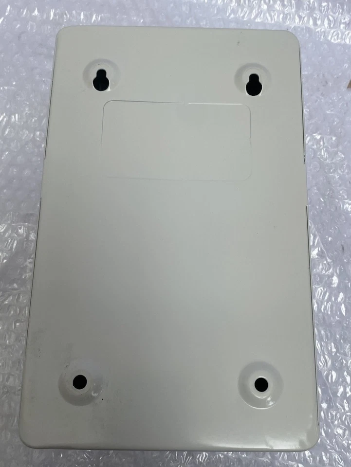 Fusebox F2004M  4 Way Metal Consumer Unit with 100A Main Switch  18th Edition - Image 4 of 4