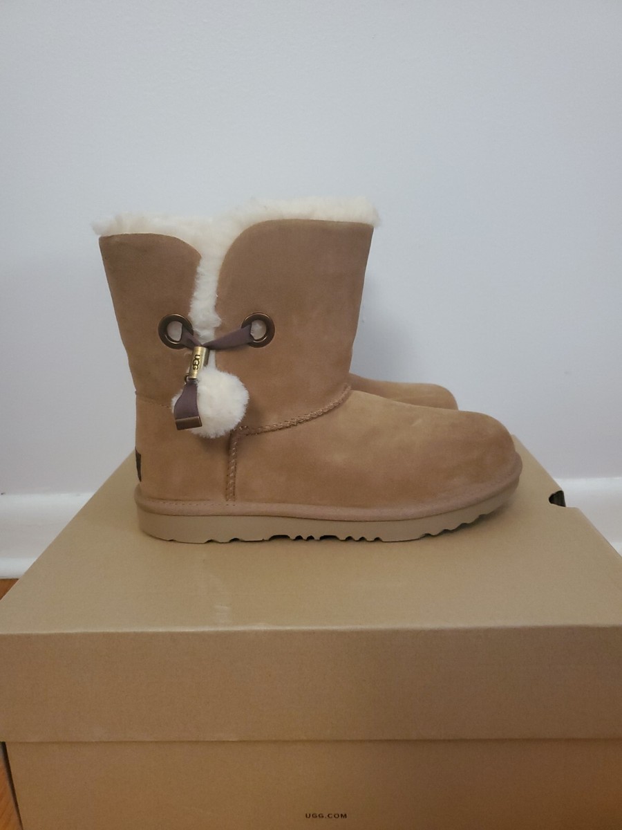 Ugg Big Kid Irina Tessie Pom Pom Chestnut Size US Big Kids