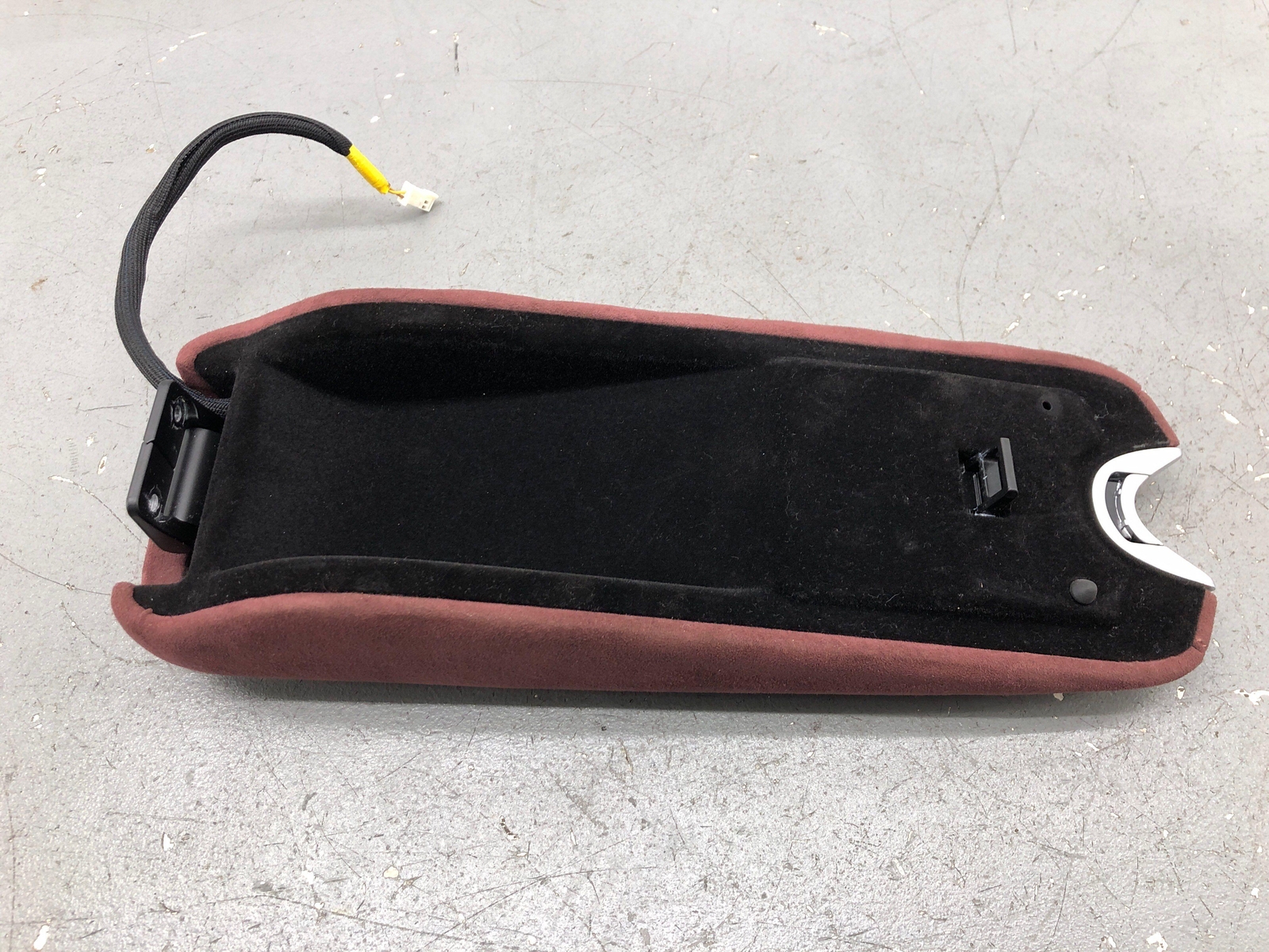 2020-2023 MCLAREN GT CENTER CONSOLE ARMREST STORAGE LID BAROLO RED OEM 2021 2022