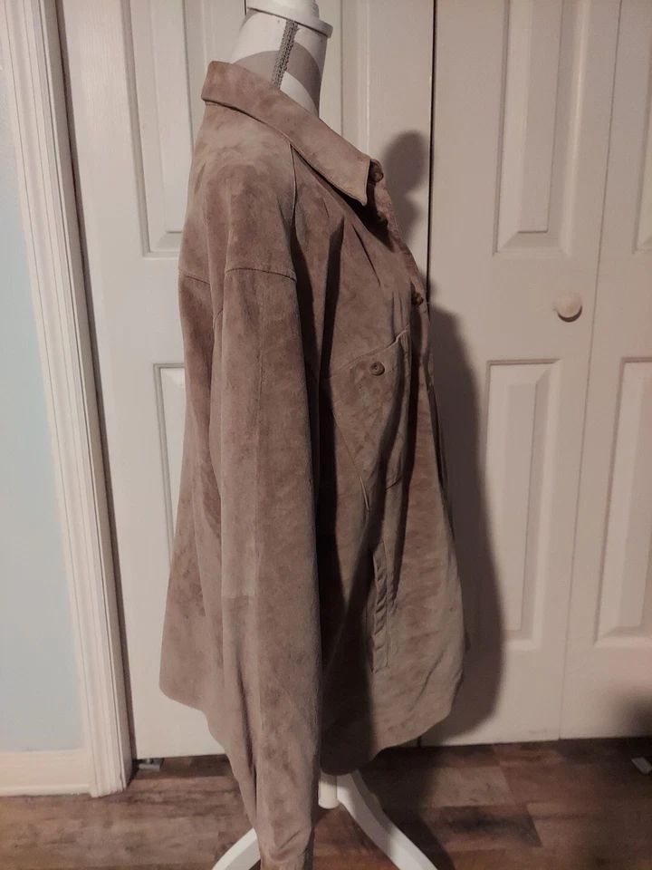 Perry Ellis Hombres Camisa de Gamuza Chaqueta Larga Abotonada Cuero Tostado Talla XL Foto 3 de 4