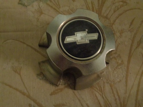 MAN CAVE CHEVY CHEVROLET CAR PLASTIC WHEEL CENTER CAP PART ACCESSORY - Bild 1 von 4