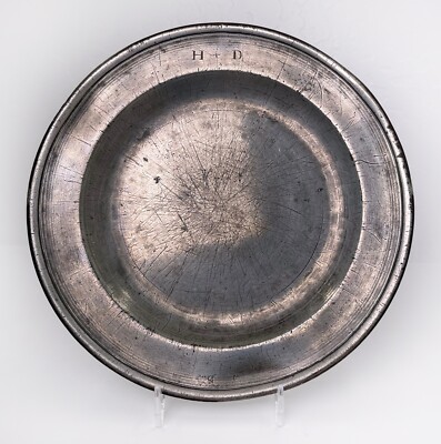 フランスアンティーク　Pewter Plate Vintage French Pewter Wall Plate With Coat of Arms | Chairish